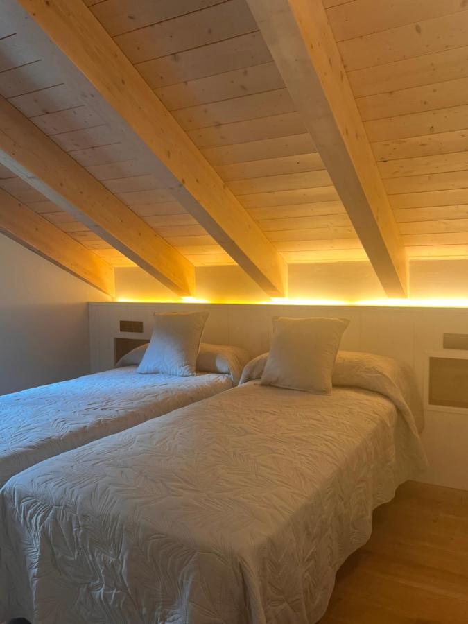 Apartamentos Turisticos: Tu Casa En Sahun Esterno foto
