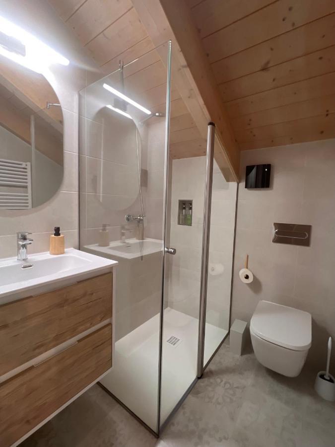 Apartamentos Turisticos: Tu Casa En Sahun Esterno foto