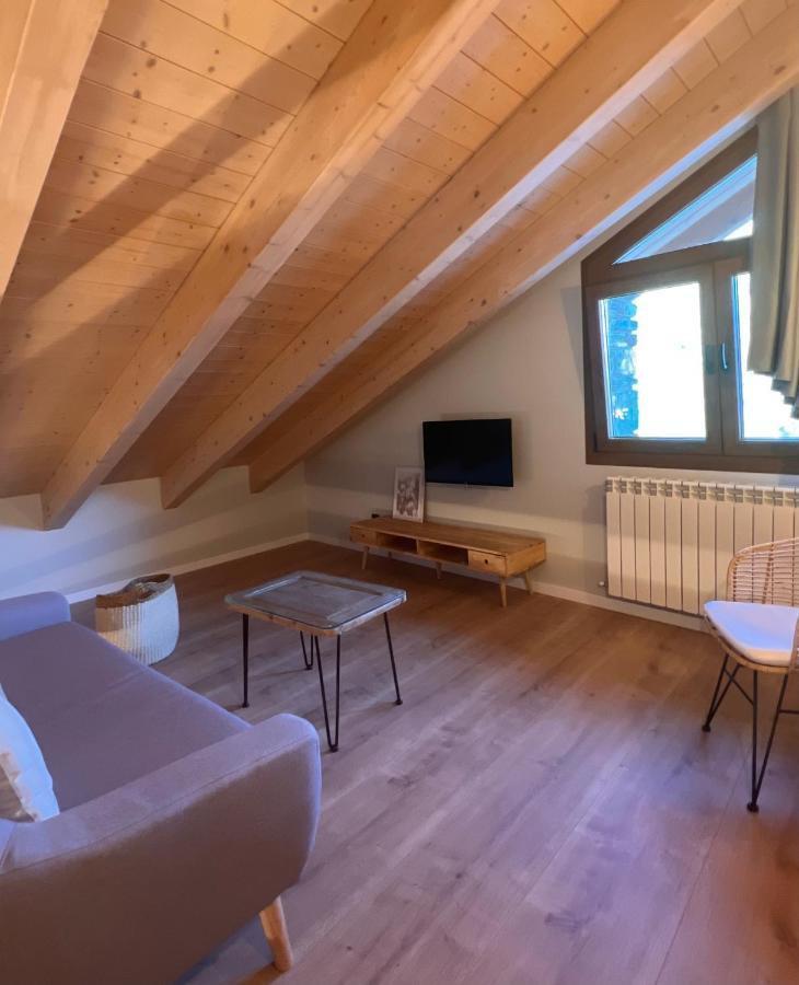Apartamentos Turisticos: Tu Casa En Sahun Esterno foto