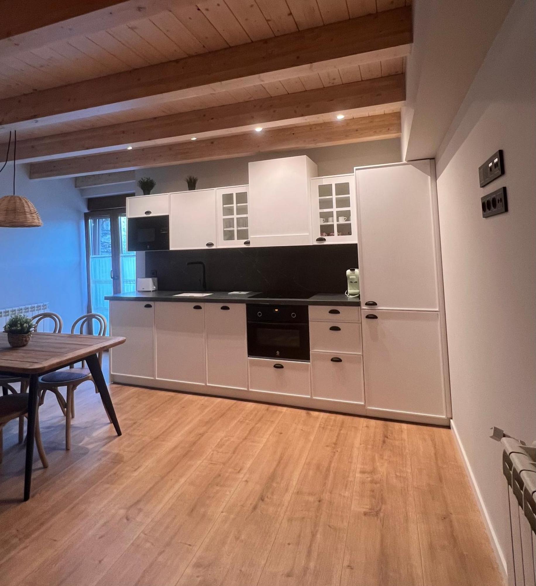 Apartamentos Turisticos: Tu Casa En Sahun Esterno foto